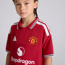Conjunto Manchester United Primeiro Equipamento 26/27 Criança